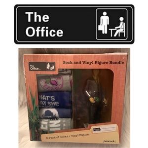 🎄 THE OFFICE Gift Set: 5 Pairs of Socks & Vinyl Dwight Schrute Figurine NIB